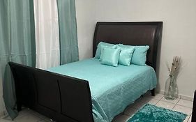 Second Floor 2Br Apt In The Center Of Santurce